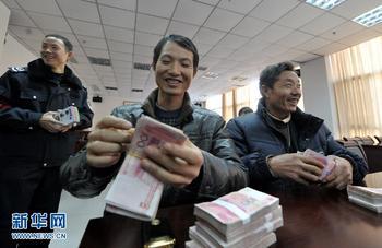 记者收入：当理想照不进现实