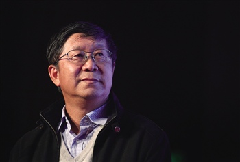 唐双宁：光写诗是不行的