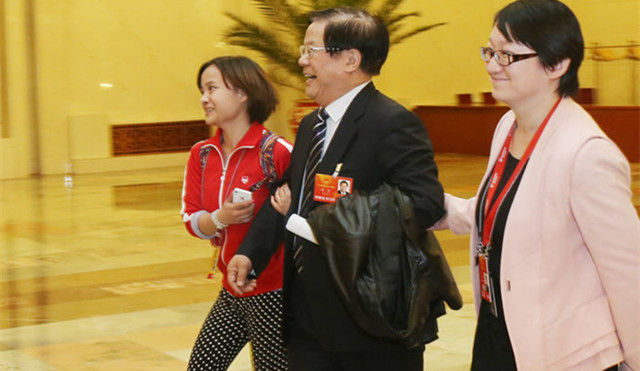 全国两会 记者拦部长指南