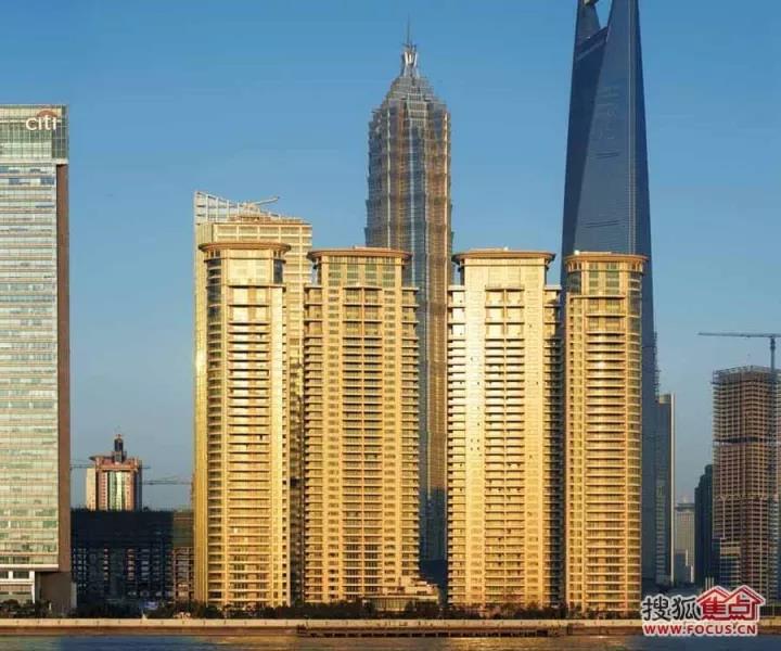 上海房价再创纪录，一平34万，无数人在它15万/平的时候狂骂