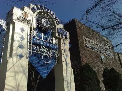 “天上人间”前老大200亿重返A股，痛斥媒体长期造谣，都不敢让女儿回国 