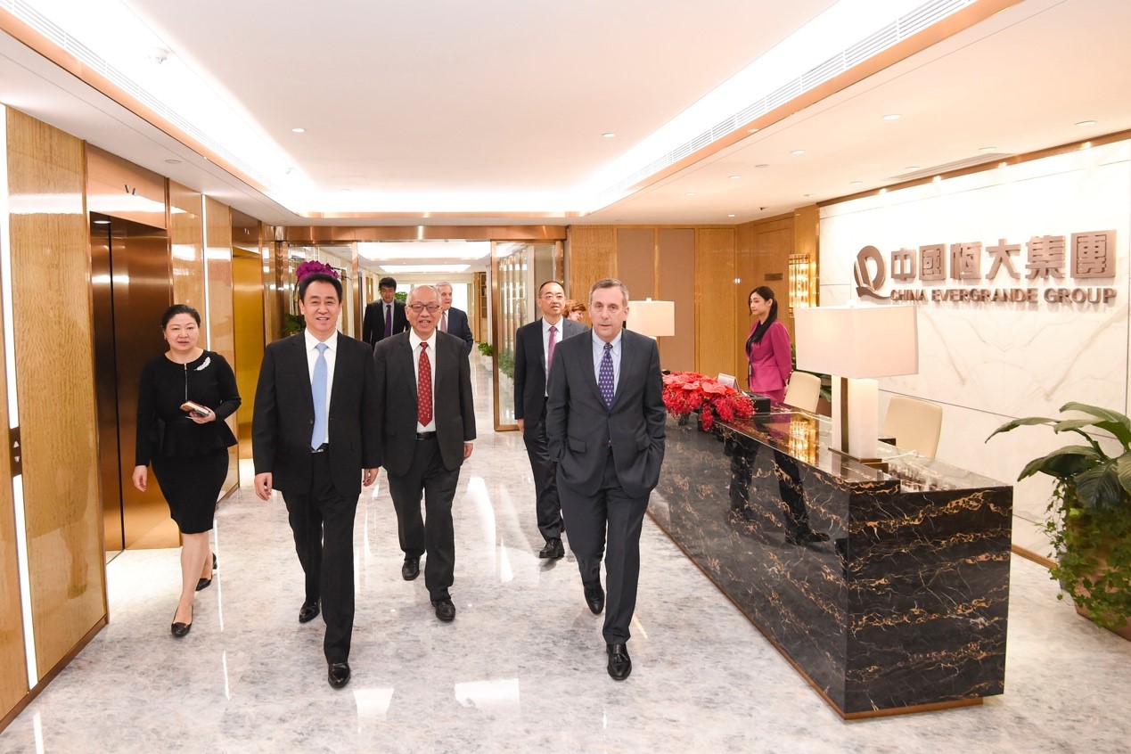 哈佛校长访问恒大香港总部 将在新能源汽车三大领域深入合作