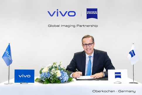 vivo 宣布与全球知名的影像光学品牌蔡司成为全球影像战略伙伴
