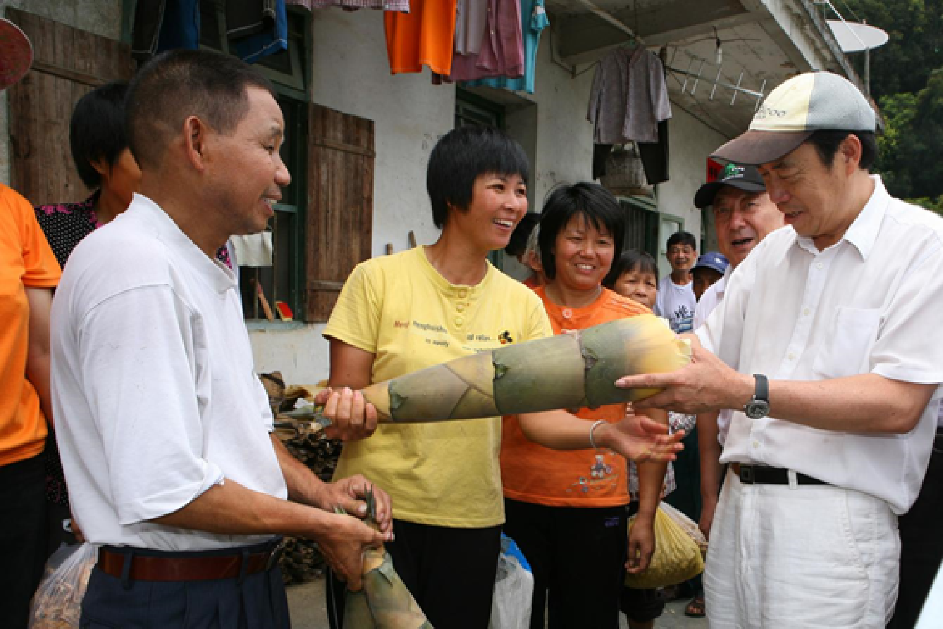 杨国强“隐秘而坚毅”的24年教育扶贫长跑，改变了这么多人的命运