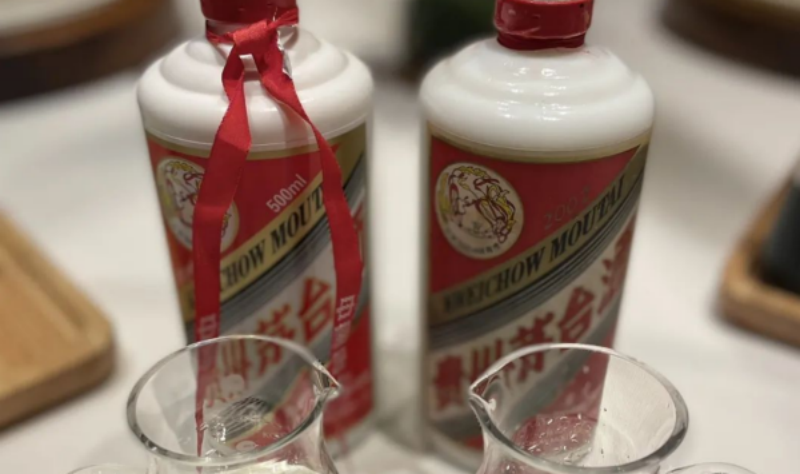 跌破2100元！茅台出手了