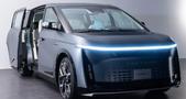 富士康造车再提速：纯电MPV Model D亮相，定制化生产模式待验证