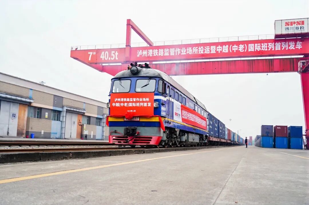 高铁时代，四川为何要修一条“慢铁路”？