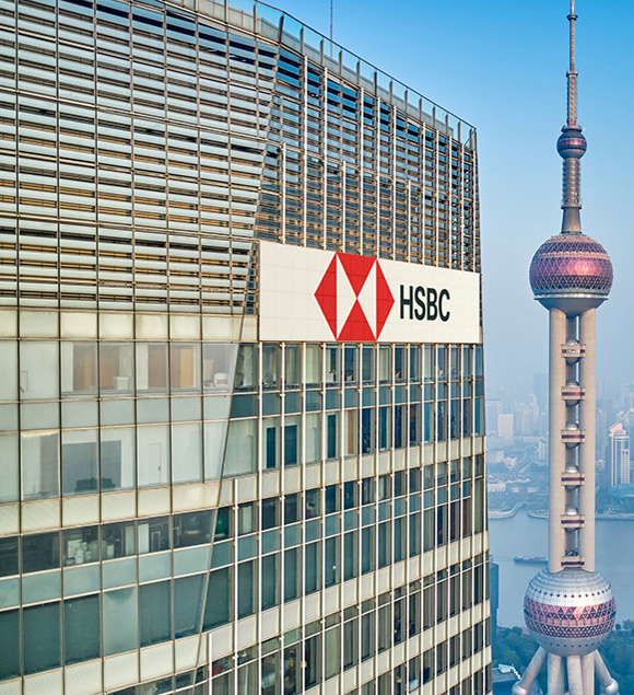 天呐！汇丰银行一主任为了1.3万，获刑半年