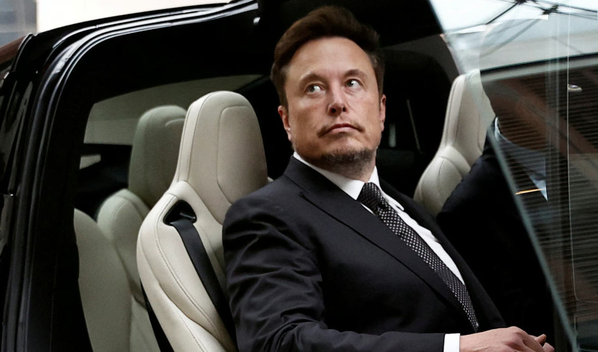 马斯克宣布IPO 募资重大变化：10 年内开始建设月球城市！推迟火星计划！