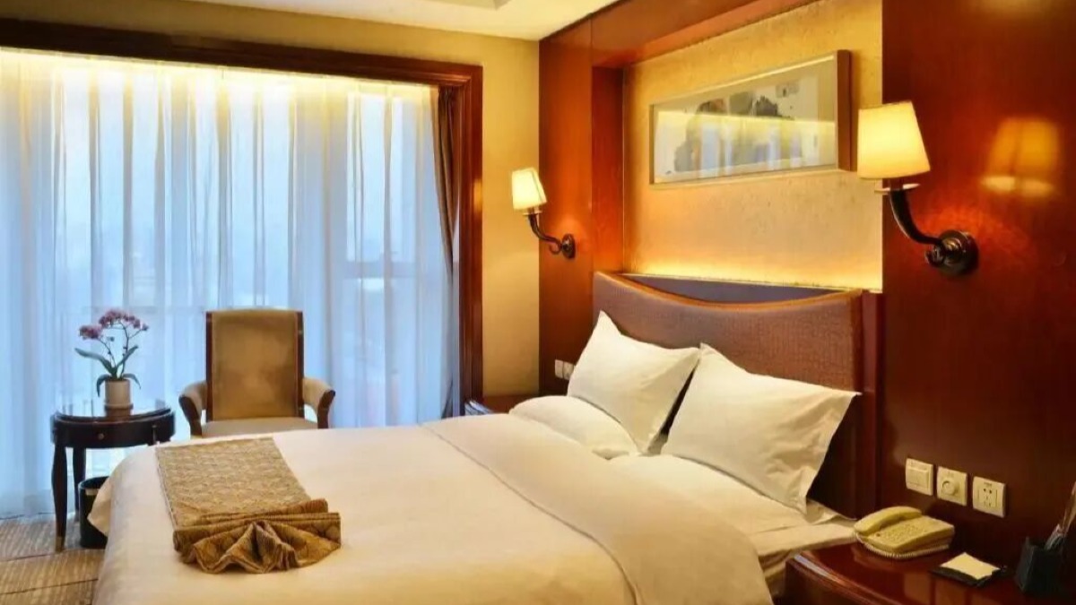 网红民宿降价也无人问津？这届“抠门过年”的年轻人，挤爆体制内招待所