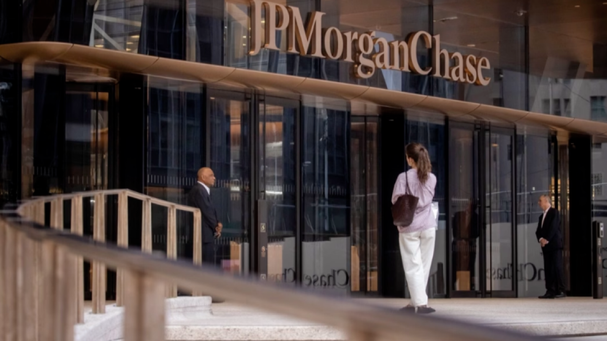 因美伊战争，摩根大通看空新兴市场！持仓减半