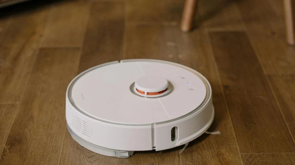 中国扫地机一哥，拼命自救