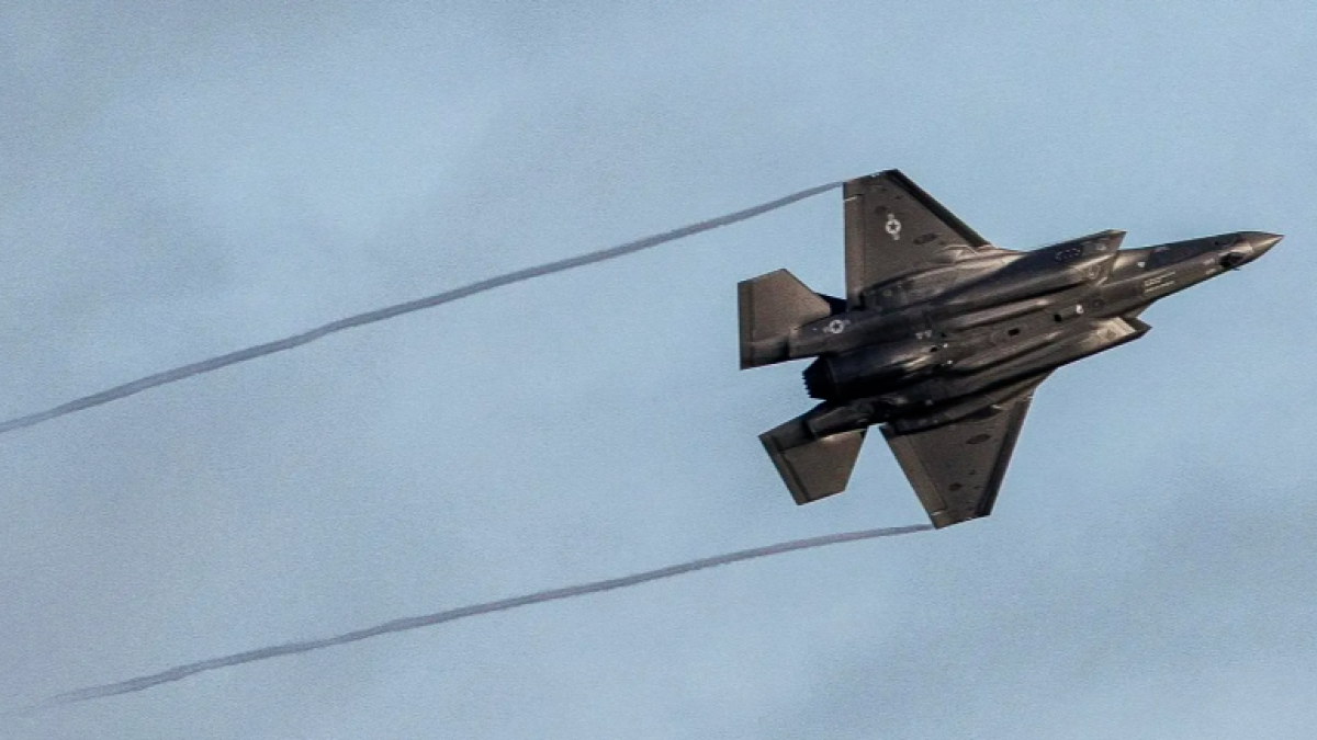 美军武器要打光了？军工股集体塌方，超高估值堪比科技巨头引发恐慌